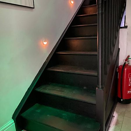 The Attic Apartment, Quay Street Studios Cardigan Extérieur photo
