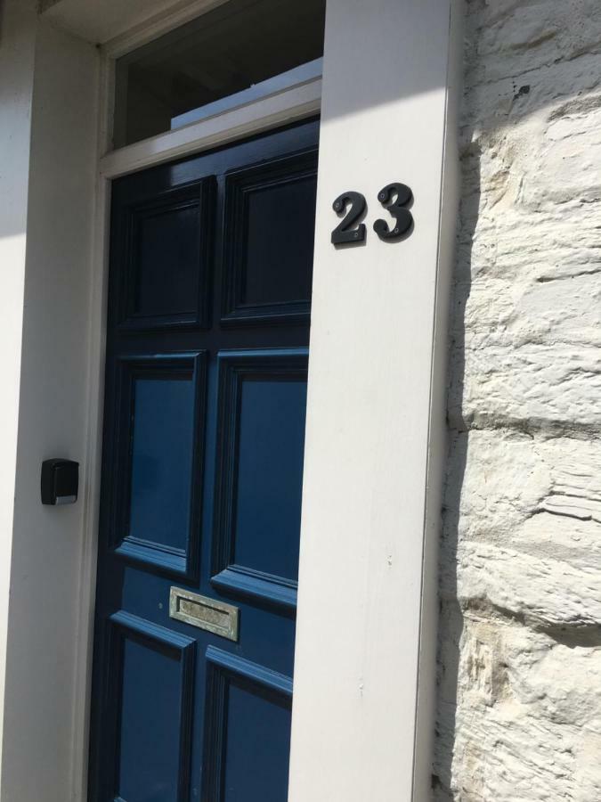 The Attic Apartment, Quay Street Studios Cardigan Extérieur photo